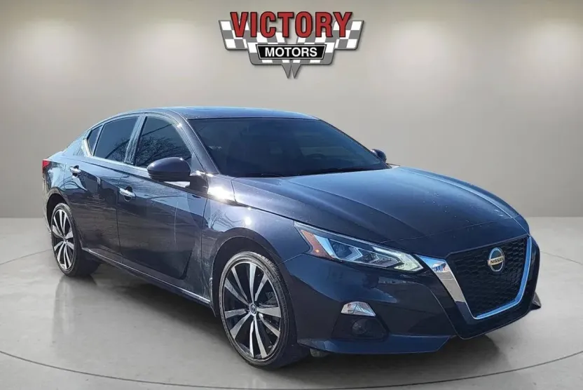 2022 Nissan Altima 2.5 Platinum photo 1