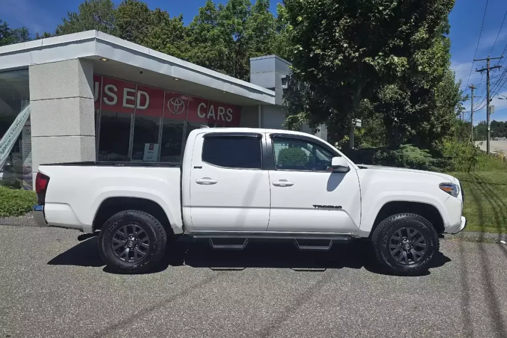 2023 Toyota Tacoma 4x4 SR5 photo 1