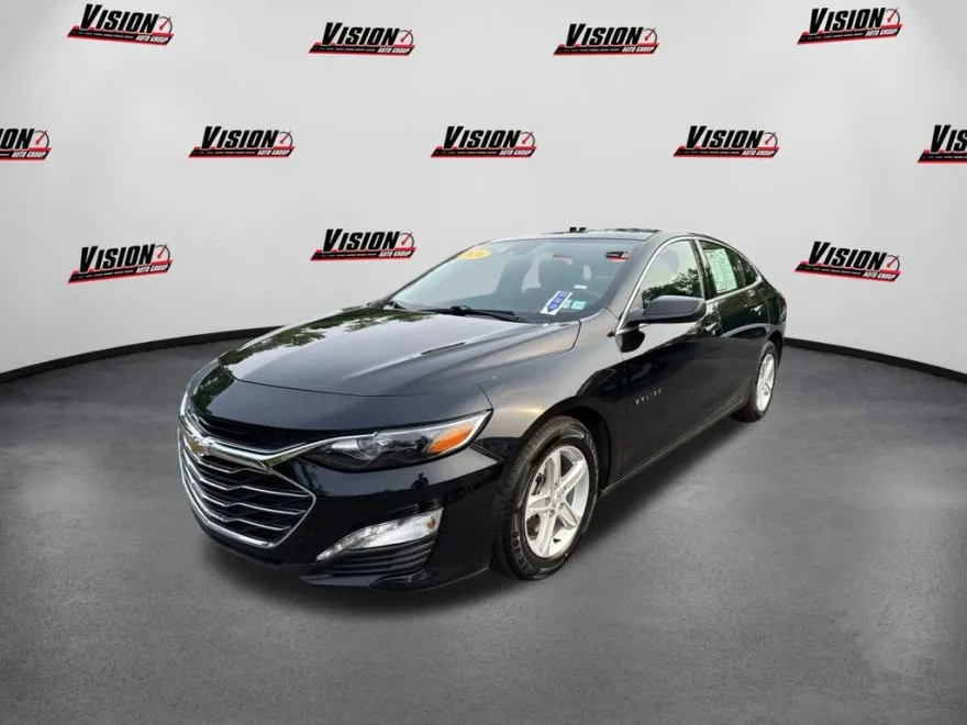 2024 Chevrolet Malibu 1LT photo 1