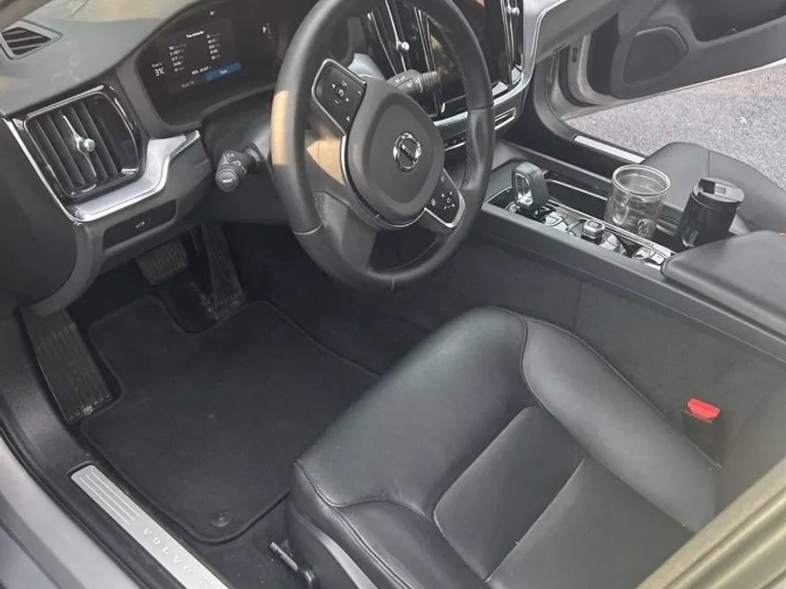 2024 Volvo S60 B5 Core photo 1
