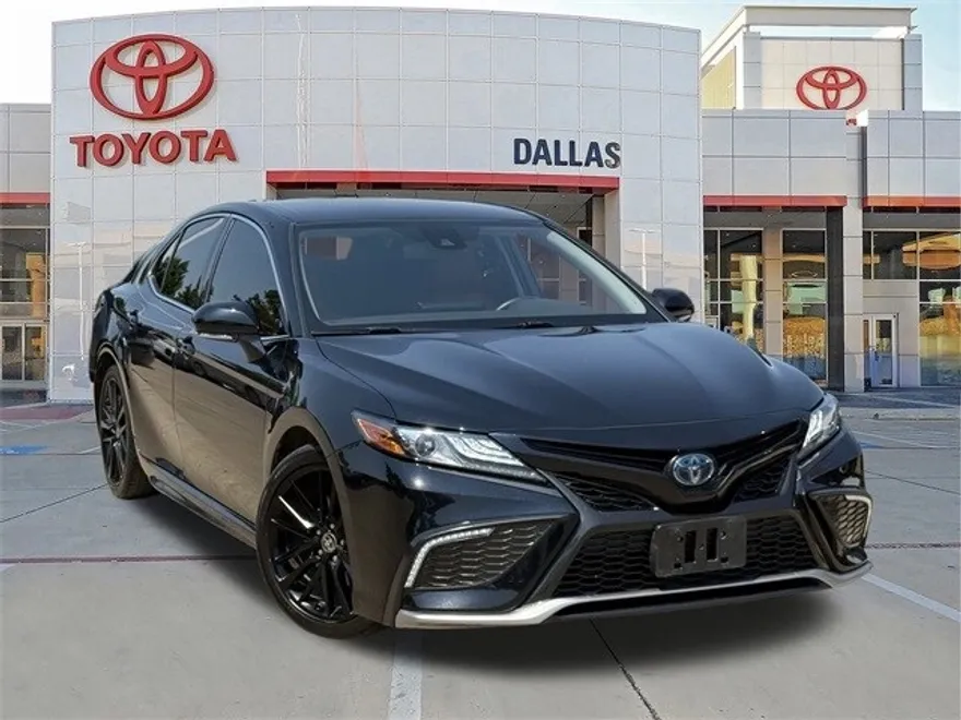 2022 Toyota Camry Hybrid XSE photo 1