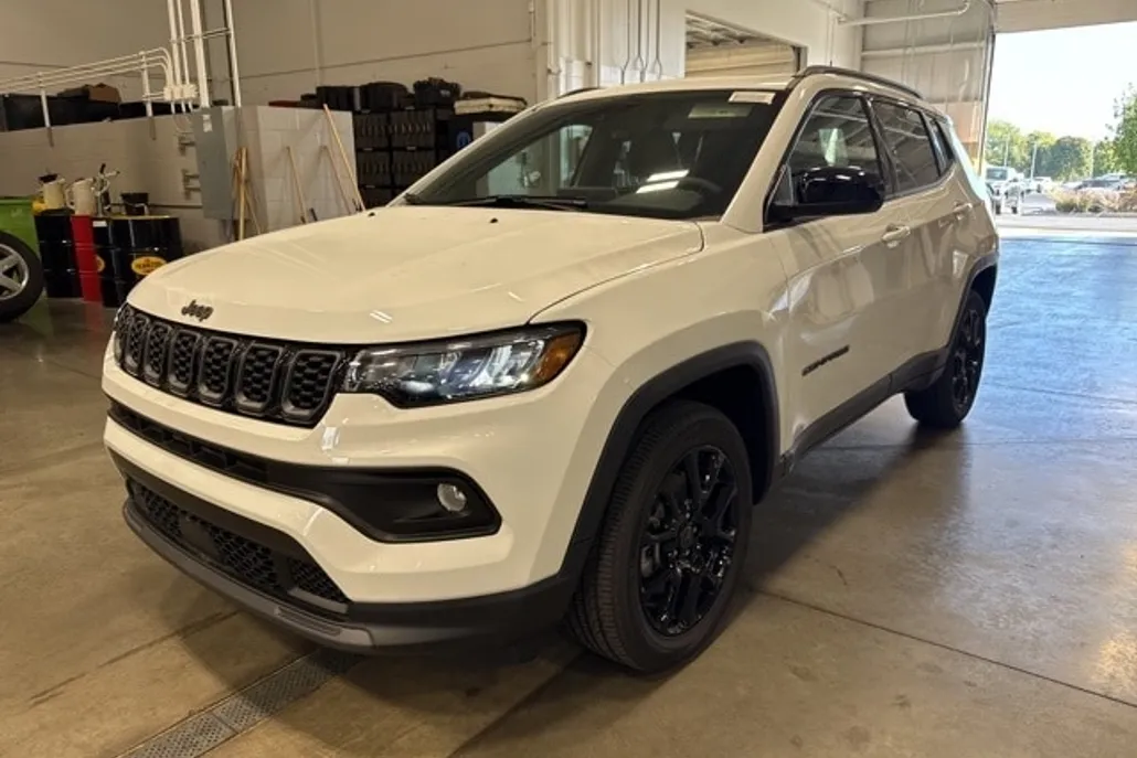 2025 Jeep Compass Latitude photo 1