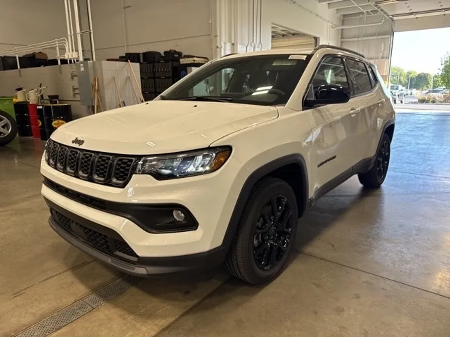 2025 Jeep Compass Latitude photo 1
