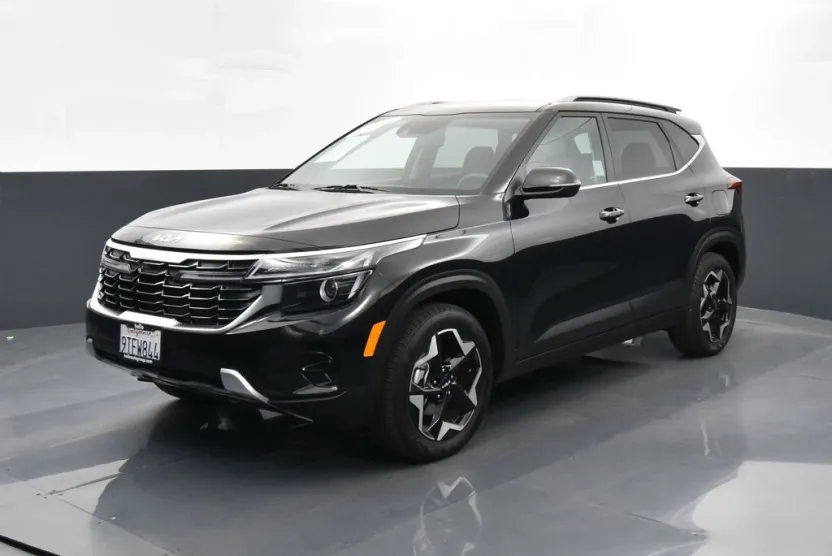 2025 Kia Seltos EX photo 1