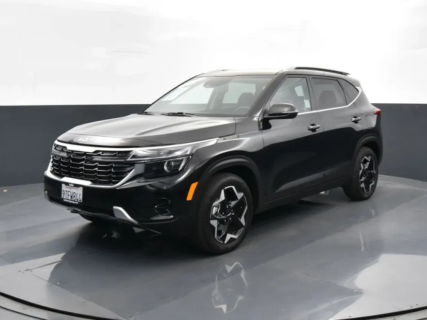 2025 Kia Seltos EX photo 1
