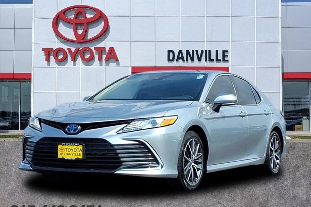 2023 Toyota Camry Hybrid XLE photo 1