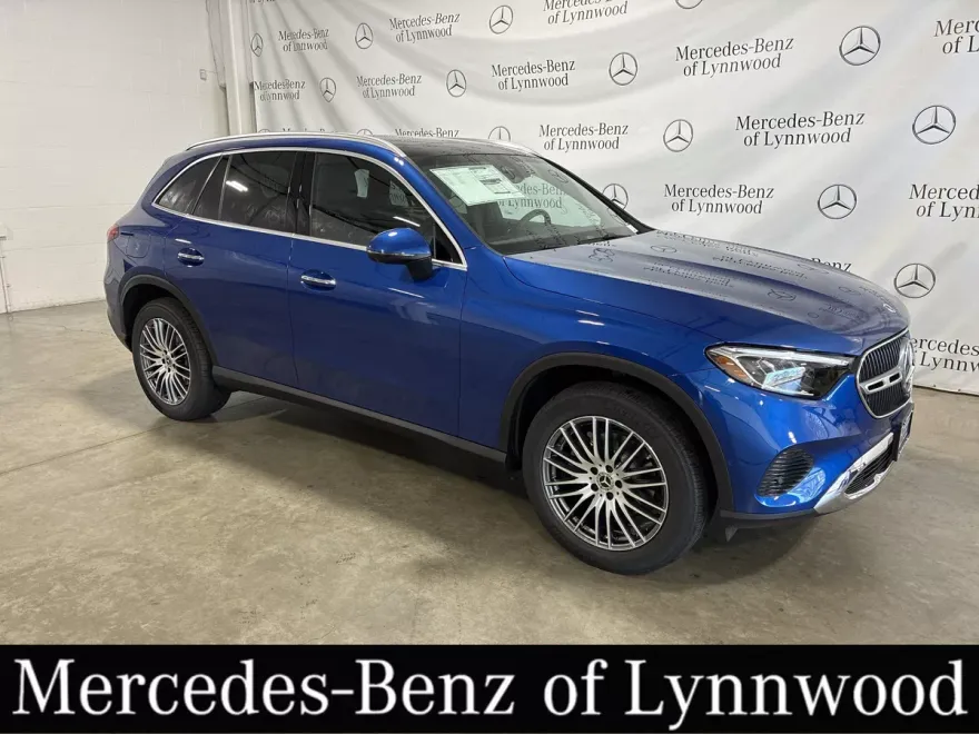 2025 Mercedes Benz GLC 300 4MATIC photo 1