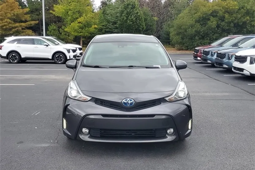 2017 Toyota Prius V Five photo 1