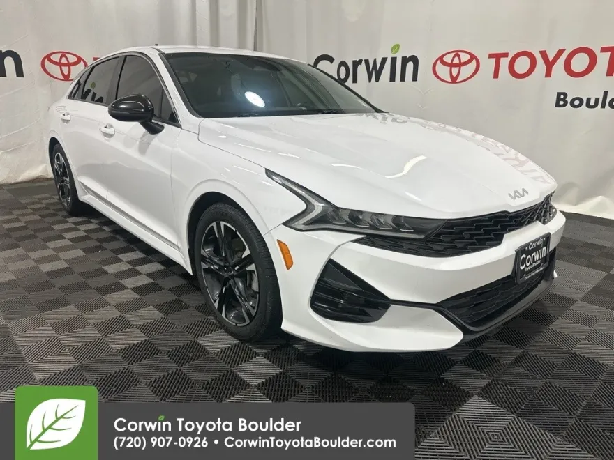 2022 Kia K5 GT-Line photo 1