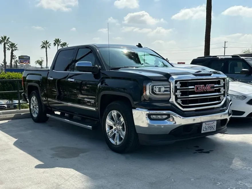 2017 Gmc Sierra 1500 SLT photo 1