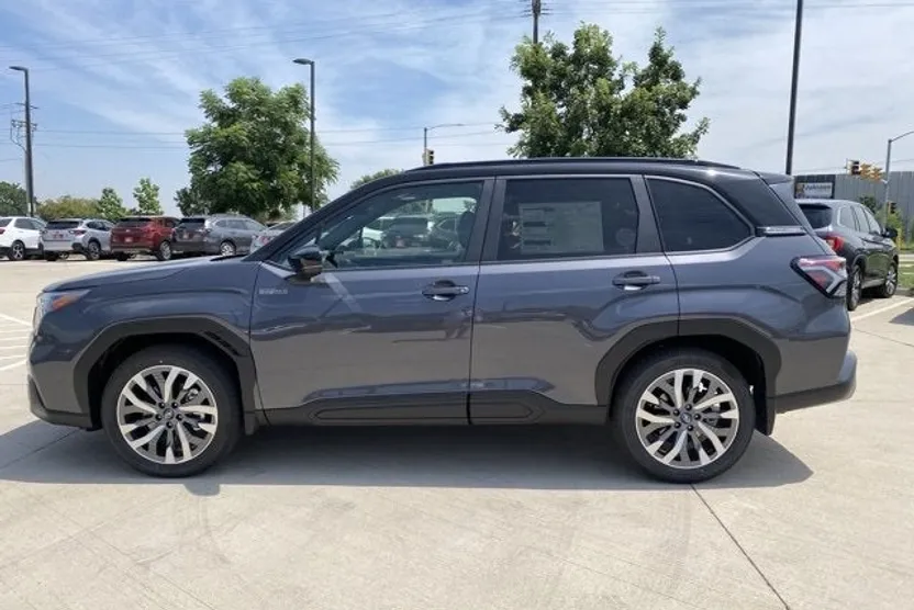 2025 Subaru Forester Touring photo 1