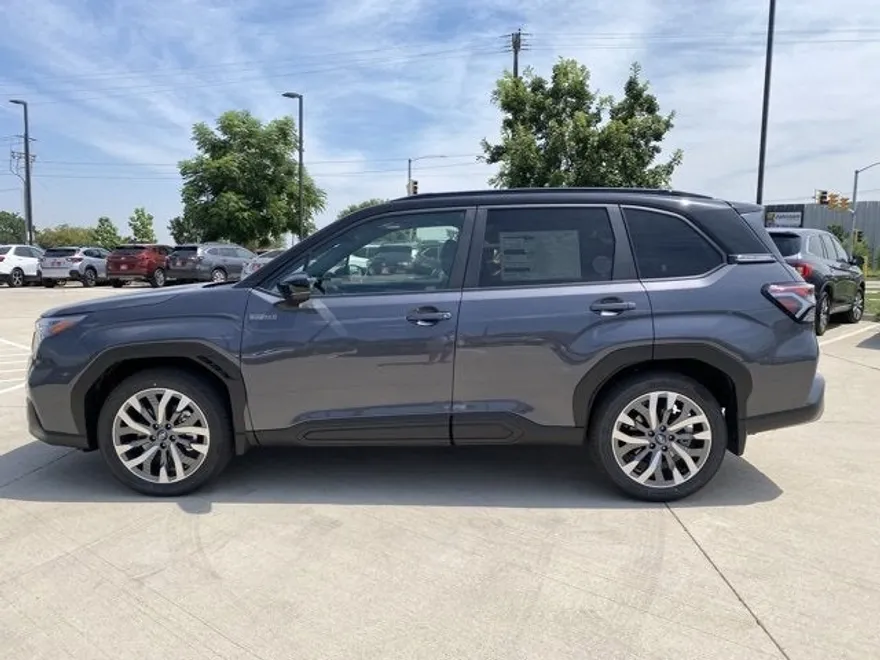 2025 Subaru Forester Touring photo 1