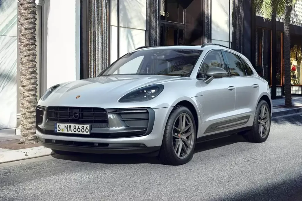 2025 Porsche Macan T photo 1