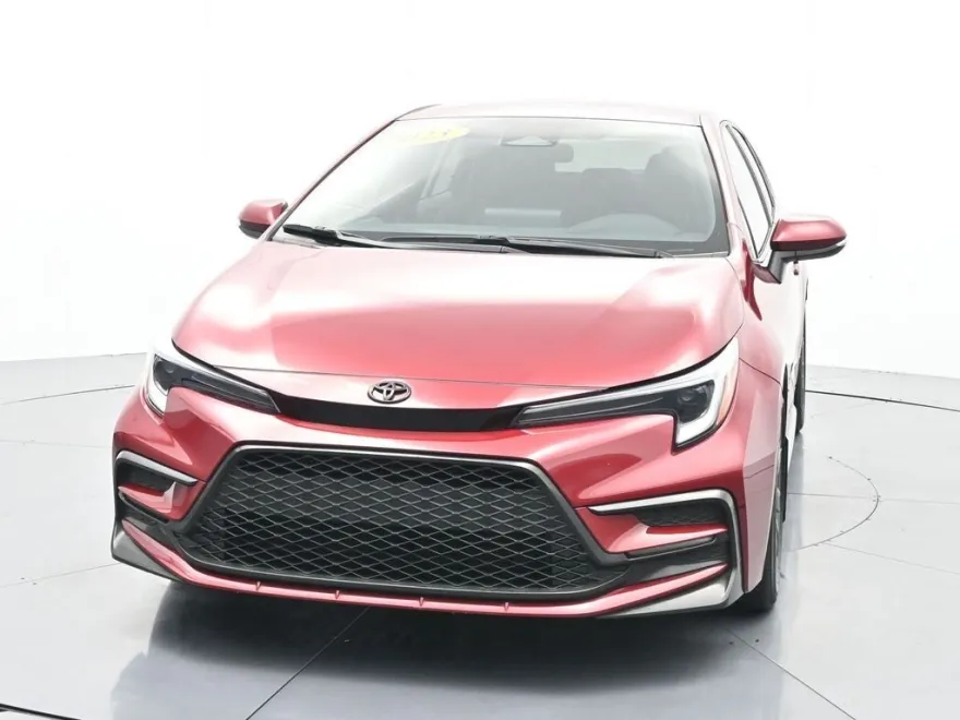 2023 Toyota Corolla SE photo 1