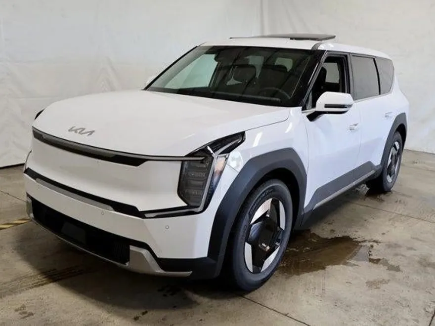 2026 Kia EV9 Light Long Range photo 1