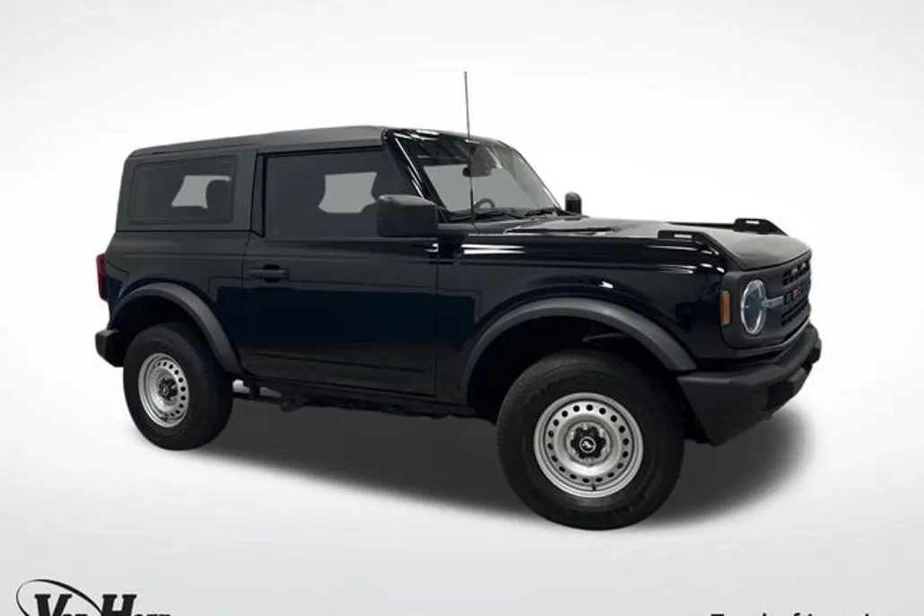 2023 Ford Bronco Base photo 1