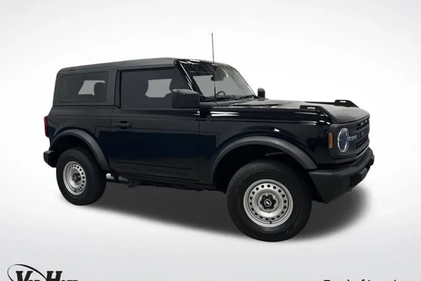 2023 Ford Bronco Base photo 1