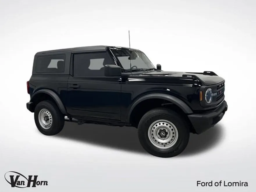 2023 Ford Bronco Base photo 1