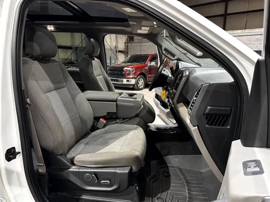 2016 Ford F-150 XLT photo 26