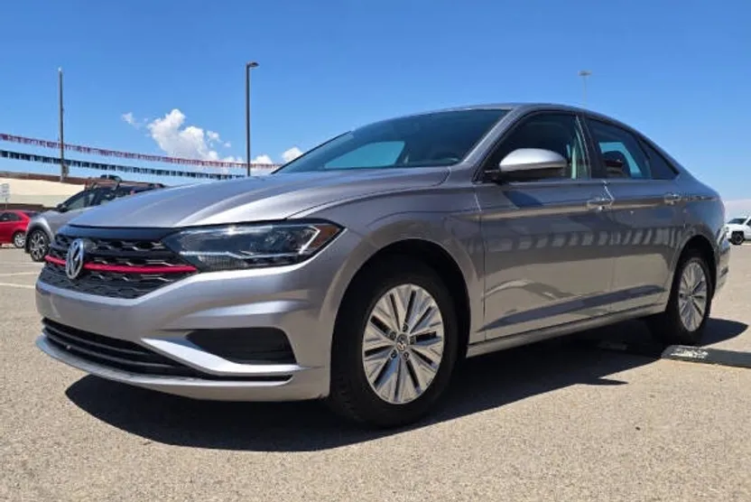 2019 Volkswagen Jetta SE R-Line photo 1