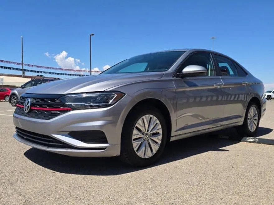 2019 Volkswagen Jetta SE R-Line photo 1