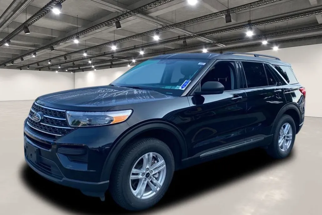 2022 Ford Explorer XLT photo 1
