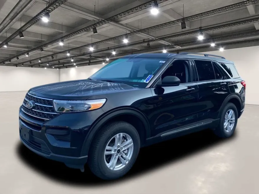 2022 Ford Explorer XLT photo 1