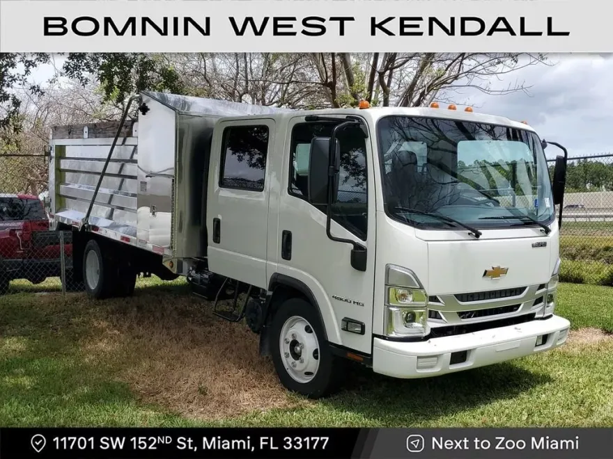 2025 Chevrolet Silverado 4500HD Base photo 1