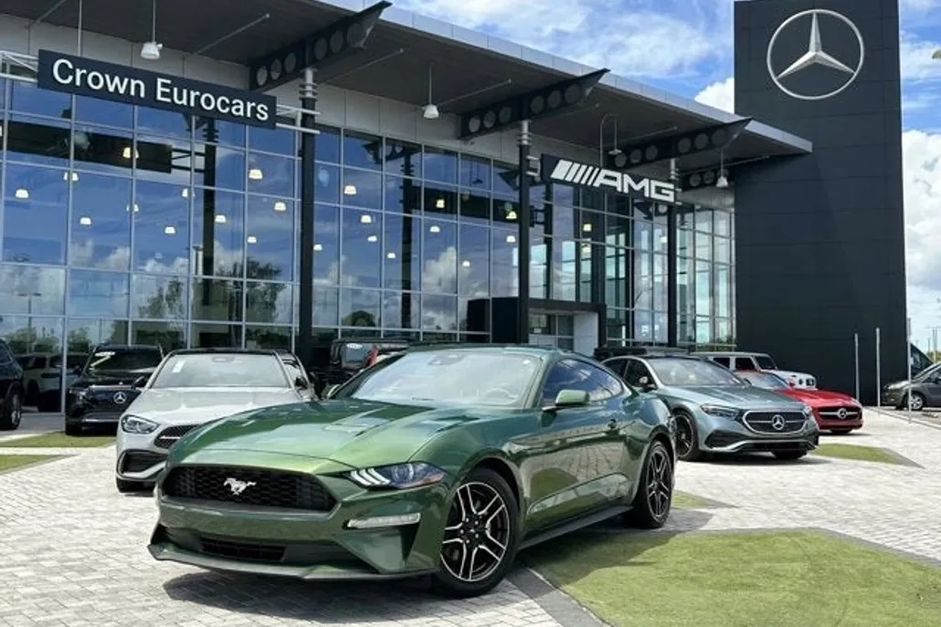 2022 Ford Mustang EcoBoost Premium photo 1