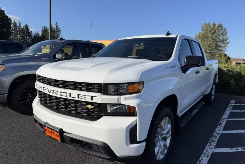2020 Chevrolet Silverado 1500 Custom photo 1