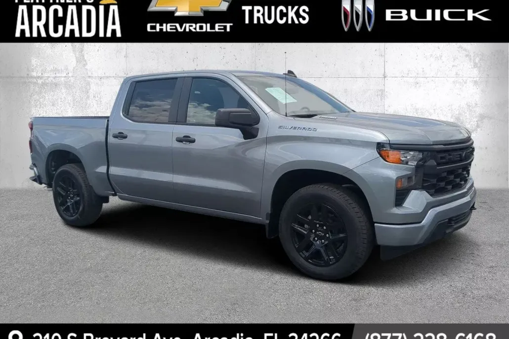 2025 Chevrolet Silverado 1500 Custom photo 1