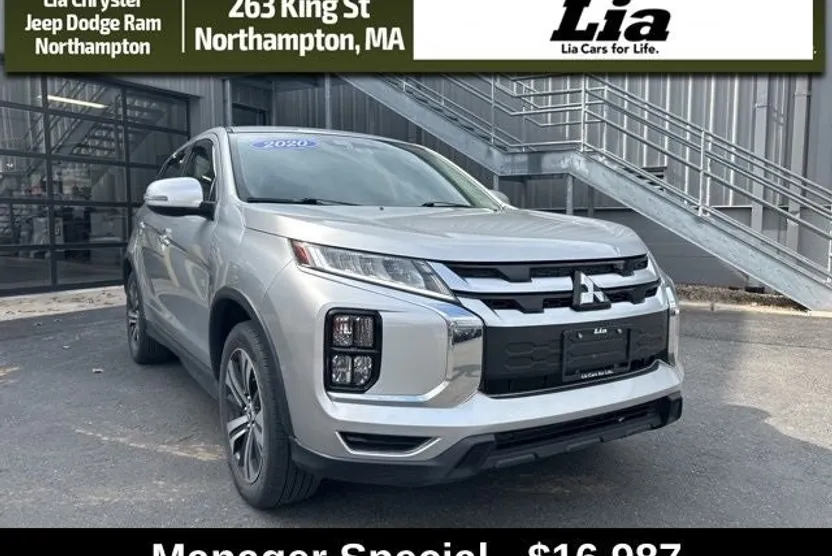 2020 Mitsubishi Outlander Sport SE photo 1