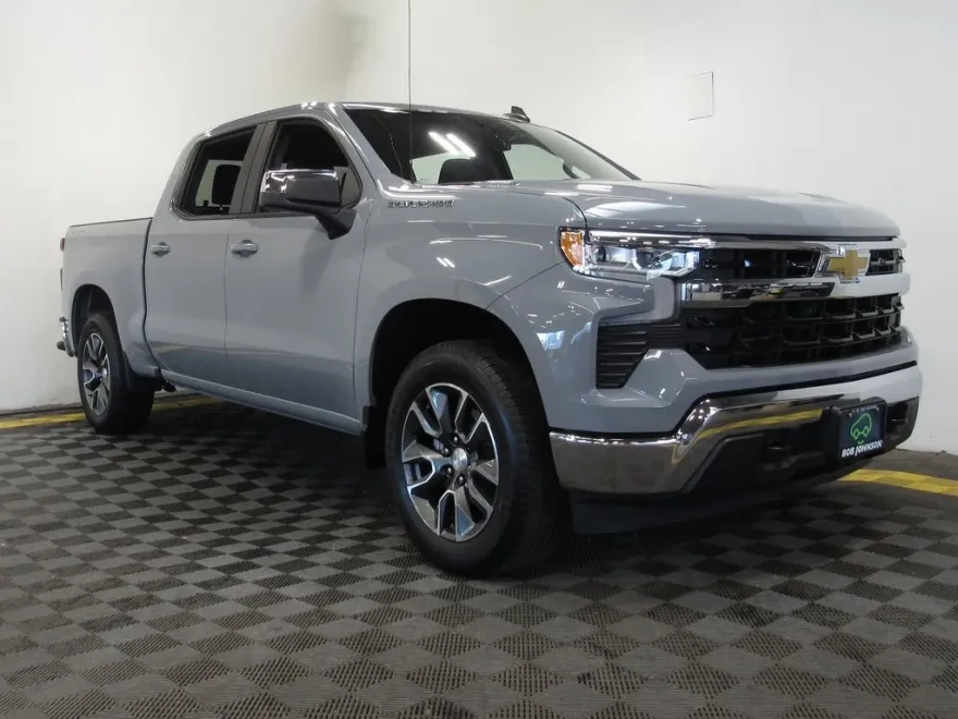 2024 Chevrolet Silverado 1500 LT photo 1