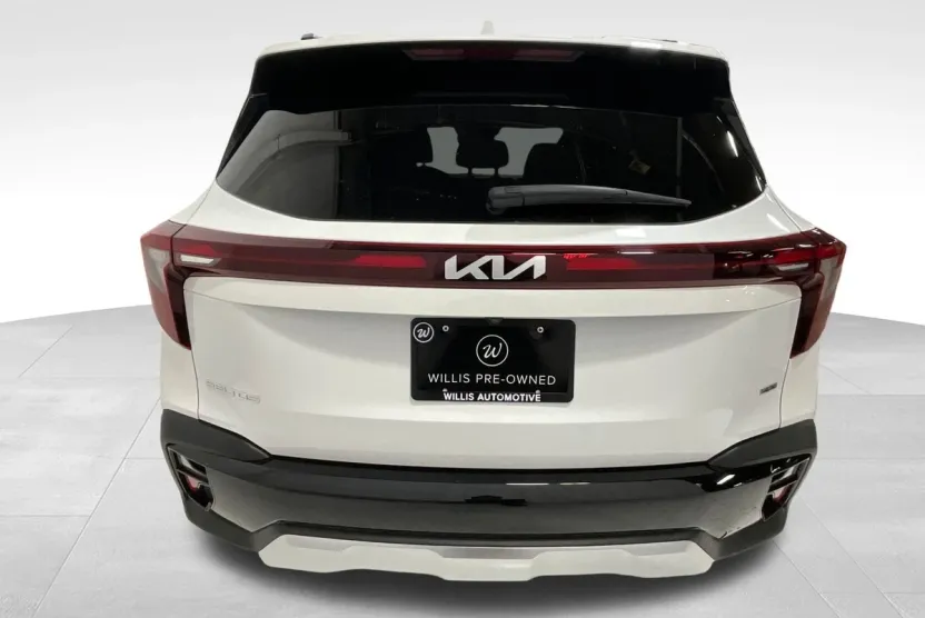 2024 Kia Seltos SX photo 1