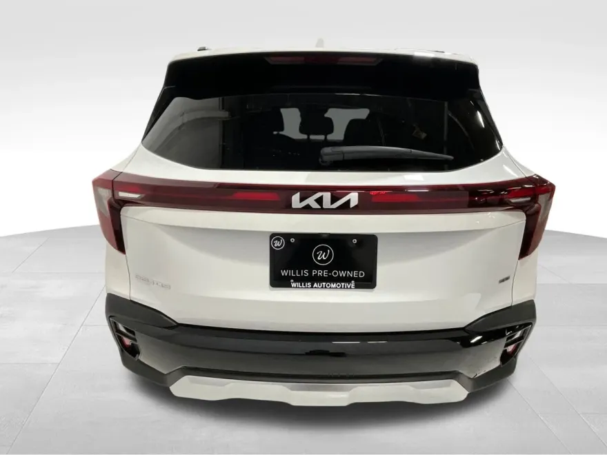 2024 Kia Seltos SX photo 1