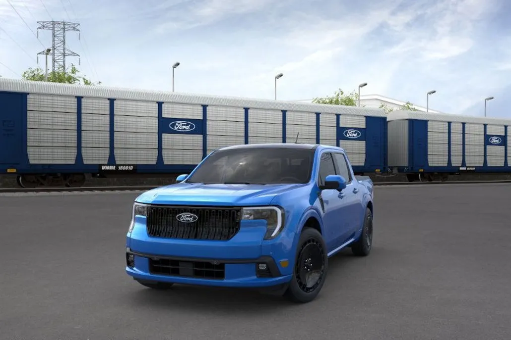 2025 Ford Maverick photo 1