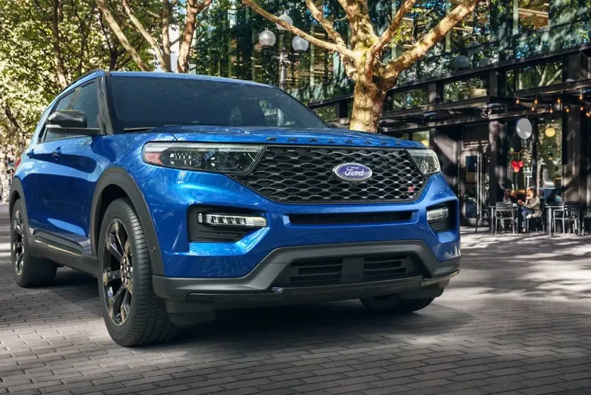 2025 Ford Explorer ST-Line photo 1