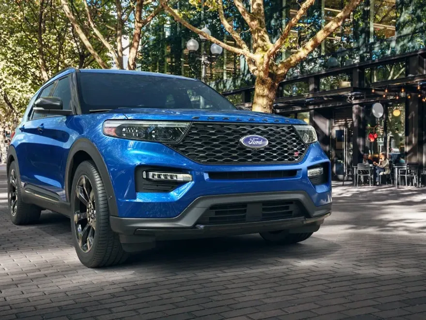 2025 Ford Explorer ST-Line photo 1