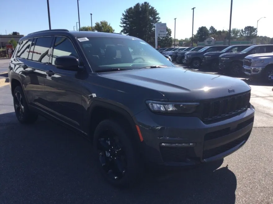 2025 Jeep Grand Cherokee Limited photo 1