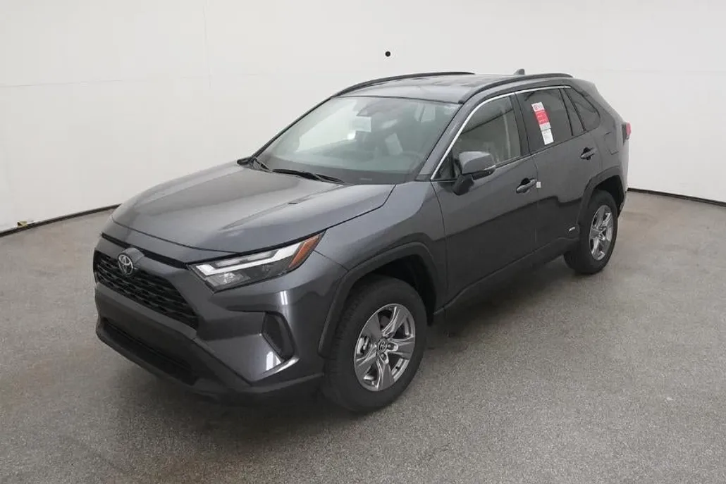 2025 Toyota RAV4 Hybrid XLE photo 1