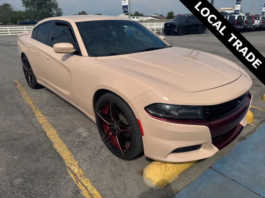 2017 Dodge Charger SE photo 1