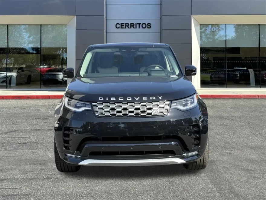 2025 Land Rover Discovery Metropolitan Edition photo 1