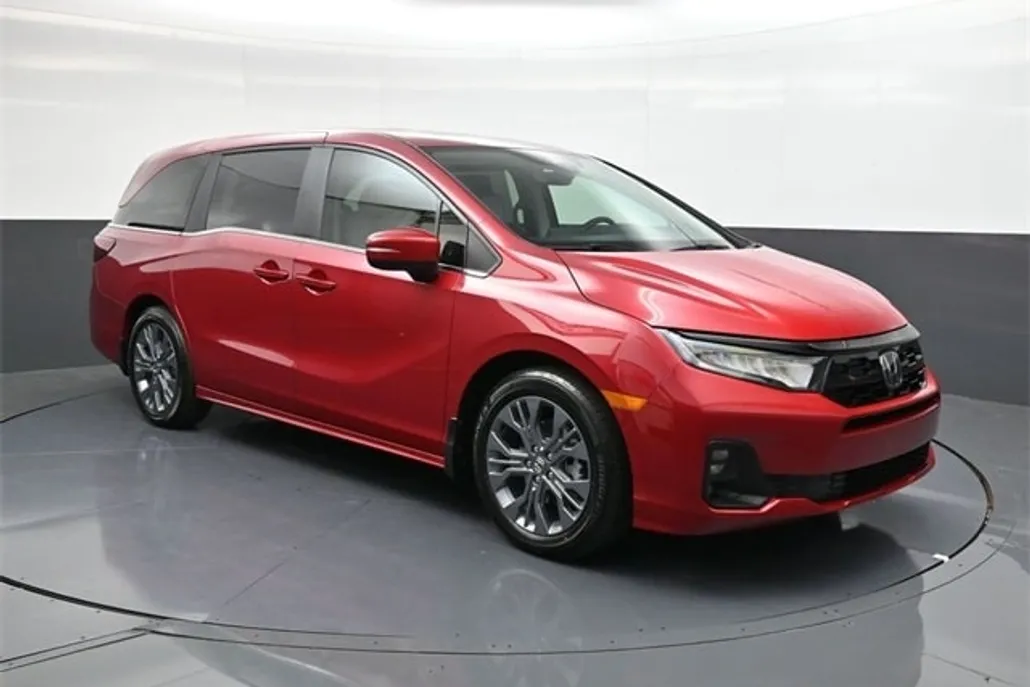 2026 Honda Odyssey Touring photo 1