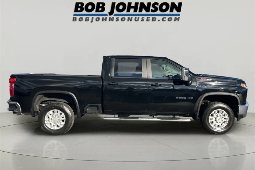 2022 Chevrolet Silverado 2500HD LT photo 1