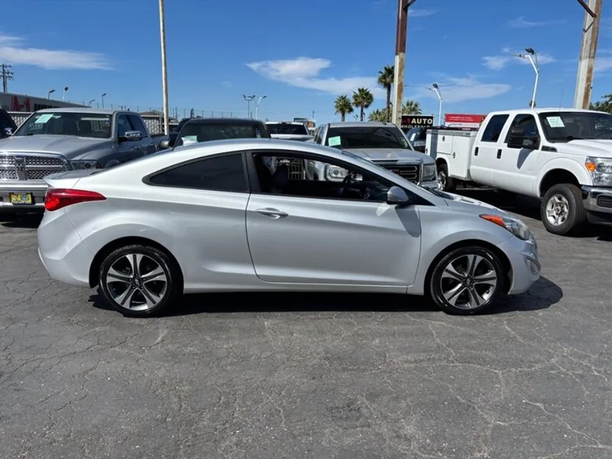 2013 Hyundai Elantra Coupe SE photo 1