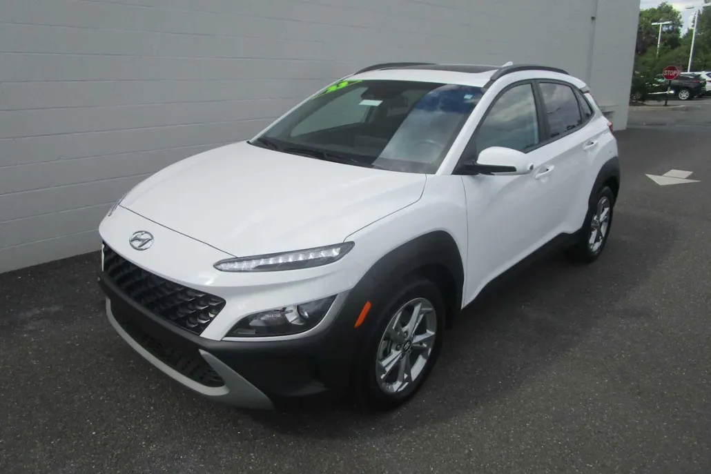 2023 Hyundai Kona SEL photo 1