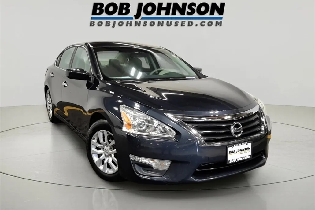 2015 Nissan Altima 2.5 S photo 1