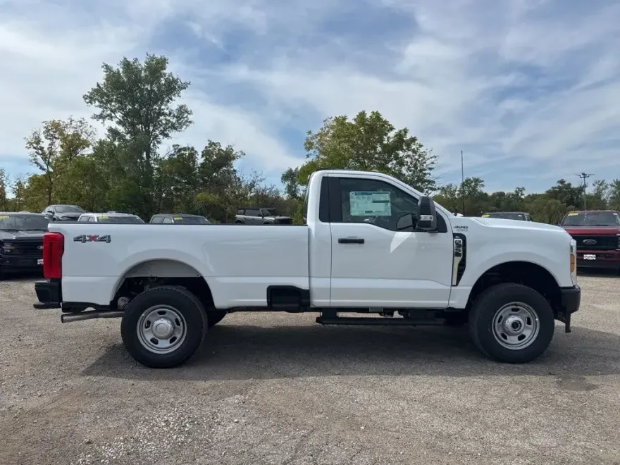 2026 Ford F-350 XL photo 1