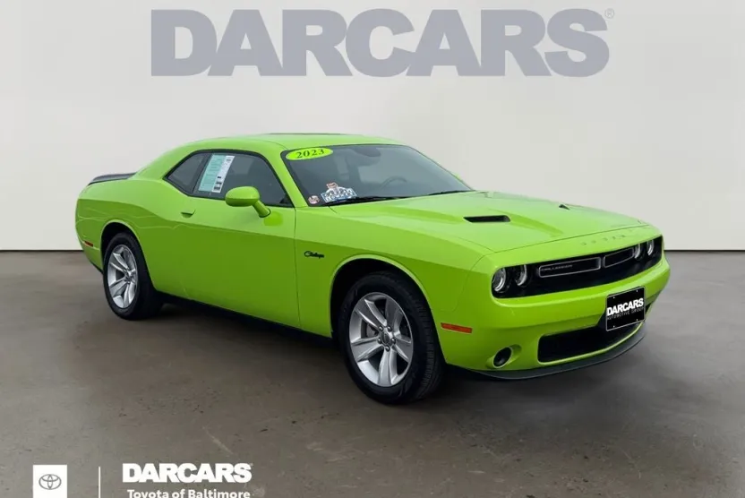 2023 Dodge Challenger SXT photo 1