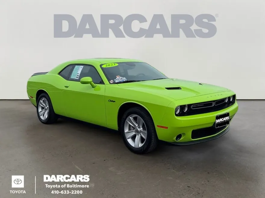 2023 Dodge Challenger SXT photo 1